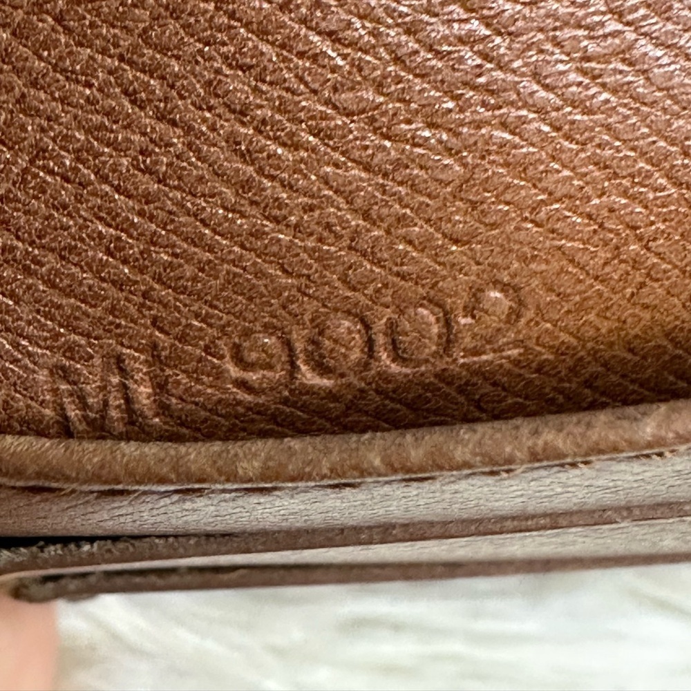 LOUIS VUITTON long passport wallet in monogram - Picture 13 of 17